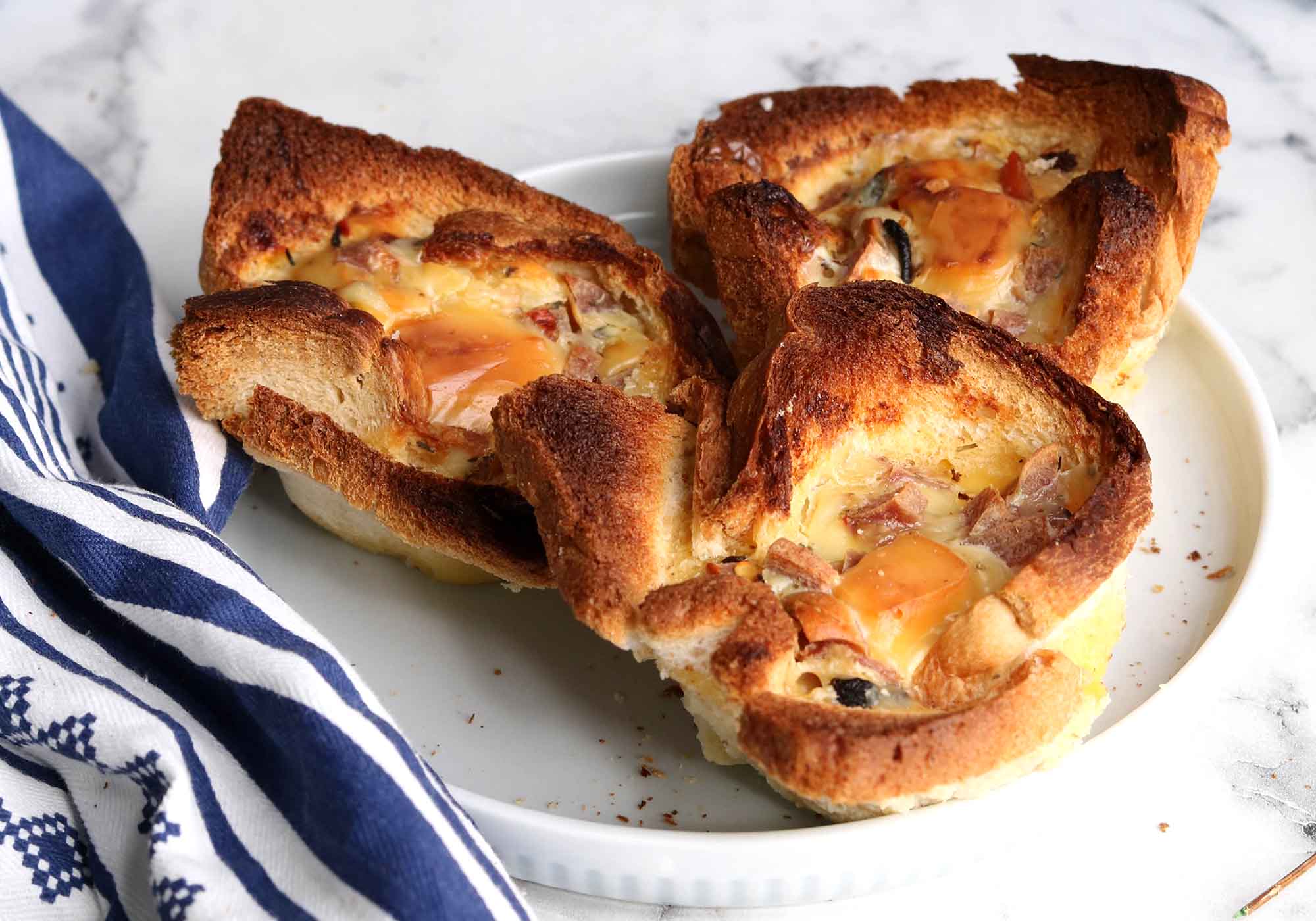 https://www.chompslurrpburp.com/wp-content/uploads/2021/08/breakfast-quiche.jpg